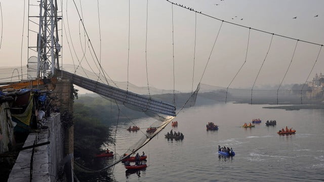 6 Fakta terkait Ambruknya Jembatan India!