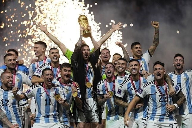 Gambar 4. Messi menangis gagal membawa Argentina juara Piala Conmebol melawan Chile tahun 2018